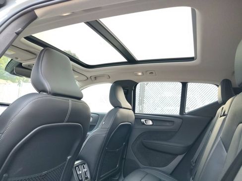 New 2026 Volvo XC40 B5 Plus w/ Protection Package Premier AWD/4WD image 25