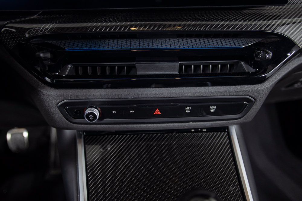 Used 2025 BMW M2 w/ Carbon Package RWD image 43
