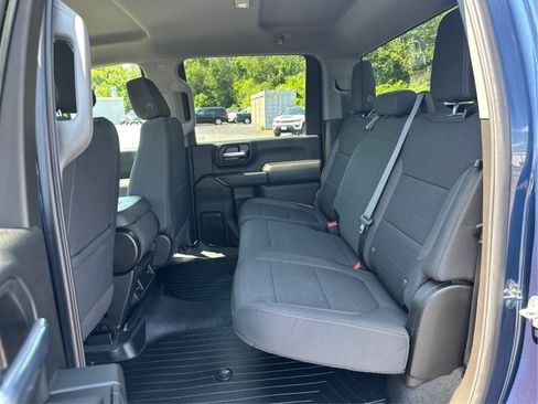 Used 2022 Chevrolet Silverado 2500 Custom w/ Custom Value Package AWD/4WD image 10