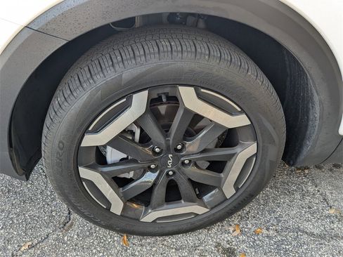 Used 2025 Kia Telluride EX image 20