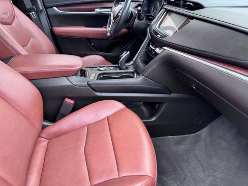Used 2024 Cadillac XT5 Premium Luxury AWD/4WD image 9