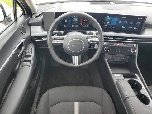 Used 2025 Hyundai Sonata SEL FWD image 31