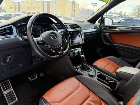 Used 2021 Volkswagen Tiguan SEL Premium R-Line image 10