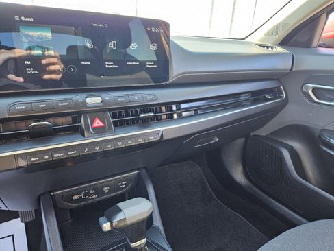 Used 2025 Kia K4 LXS image 21