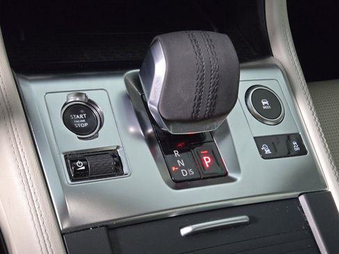 Used 2023 Jaguar F-PACE R-Dynamic S image 30