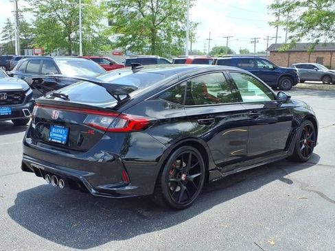Used 2024 Honda Civic Type R image 9