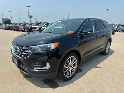 Certified 2024 Ford Edge Titanium AWD/4WD image 25