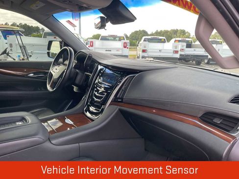 Used 2019 Cadillac Escalade ESV Premium Luxury RWD image 28