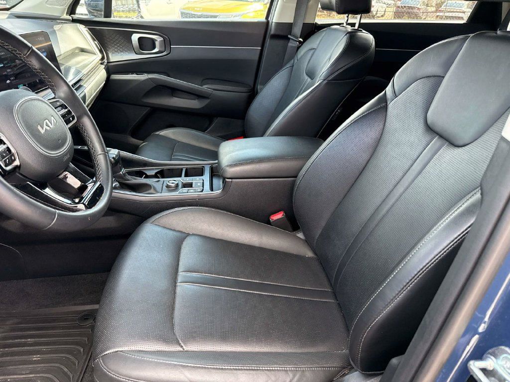 Certified 2025 Kia Sorento S w/ Panoramic Sunroof Package FWD image 8