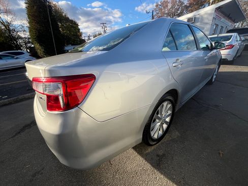 Used 2012 Toyota Camry XLE image 8