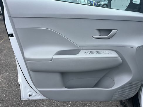 Used 2025 Hyundai Kona SEL image 18