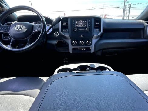 Used 2024 RAM 3500 Tradesman w/ Chrome Appearance Group AWD/4WD image 16