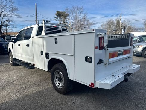 Used 2022 Ford F250 XL w/ Power Equipment Group AWD/4WD image 4