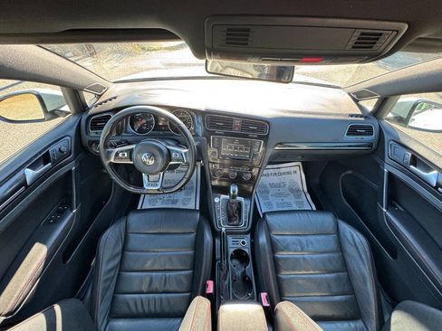Used 2017 Volkswagen GTI SE image 15