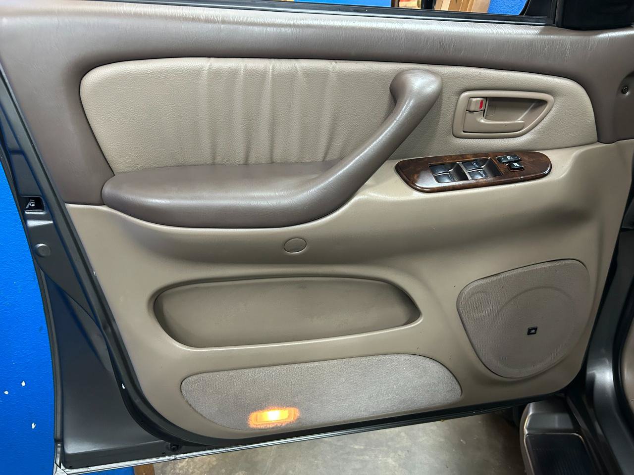 Used 2004 Toyota Sequoia Limited AWD/4WD image 18