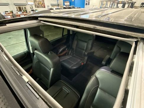 Used 2020 Chevrolet Tahoe Premier AWD/4WD image 24