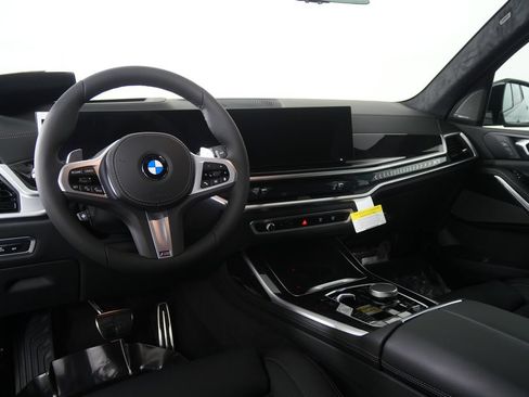 Used 2027 BMW X7 xDrive40i w/ M Sport Package AWD/4WD image 18