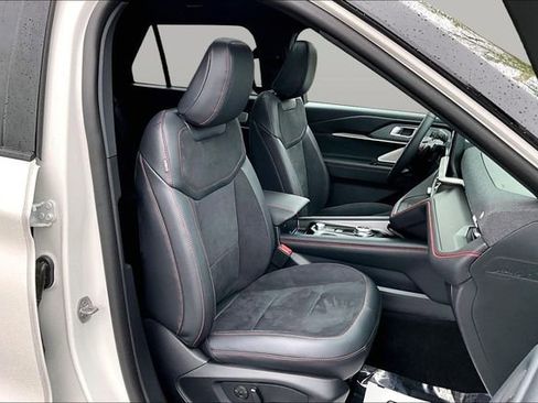 Used 2025 Ford Explorer ST w/ Sun And Sound Package image 32