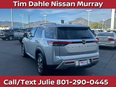 Used 2025 Nissan Pathfinder SL AWD/4WD image 9