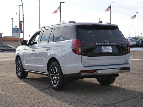 New 2025 Ford Expedition Platinum image 6
