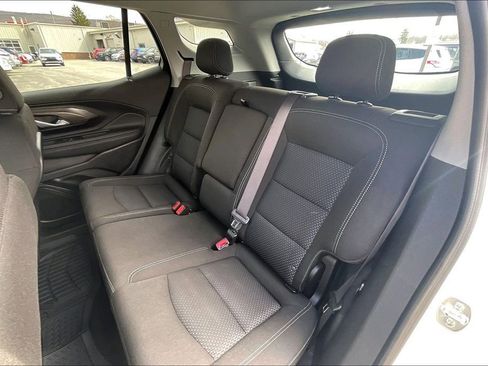 Used 2024 GMC Terrain SLE image 24