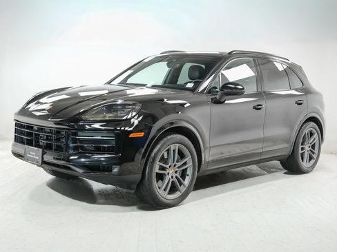 Certified 2024 Porsche Cayenne AWD/4WD image 1