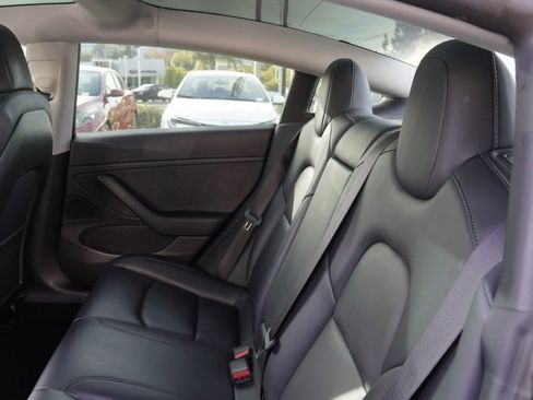 Used 2019 Tesla Model 3 Standard Range Plus image 13