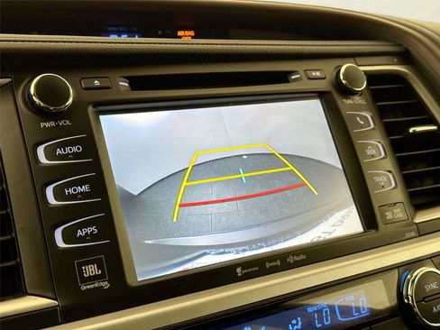 Used 2017 Toyota Highlander Limited FWD image 25