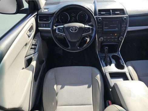 Used 2016 Toyota Camry SE FWD image 4