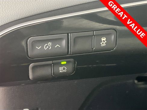 Used 2017 Toyota Prius Two w/ Carpet Mat Package image 10