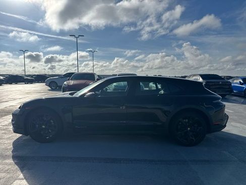 Certified 2023 Porsche Taycan 4 Cross Turismo AWD/4WD image 2