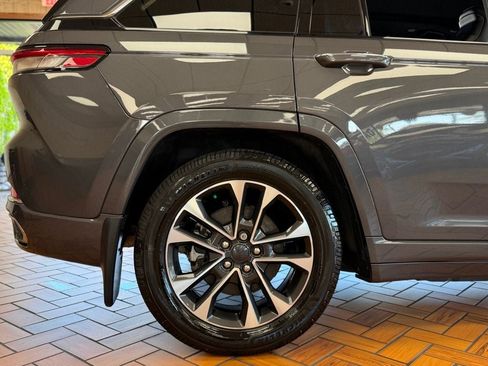 Used 2022 Jeep Grand Cherokee Overland w/ Advanced Protech Group III AWD/4WD image 14