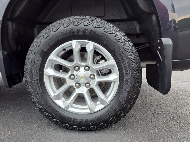 Used 2023 Chevrolet Silverado 1500 LT w/ Z71 Off-Road Package AWD/4WD image 8