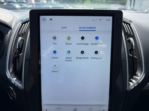 Used 2022 Ford Edge SE w/ Black Appearance Package image 25