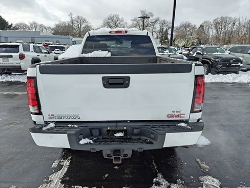 Used 2011 GMC Sierra 2500 Denali w/ Snow Plow Prep Package image 4