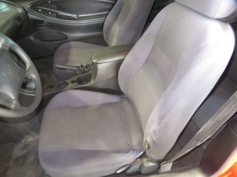 Used 2004 Ford Mustang Coupe RWD image 19