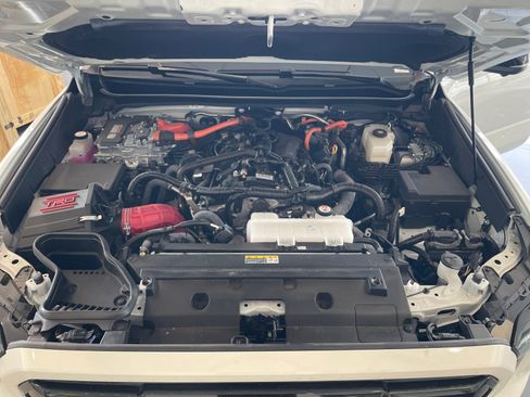 Used 2025 Toyota Tacoma TRD Pro AWD/4WD image 21