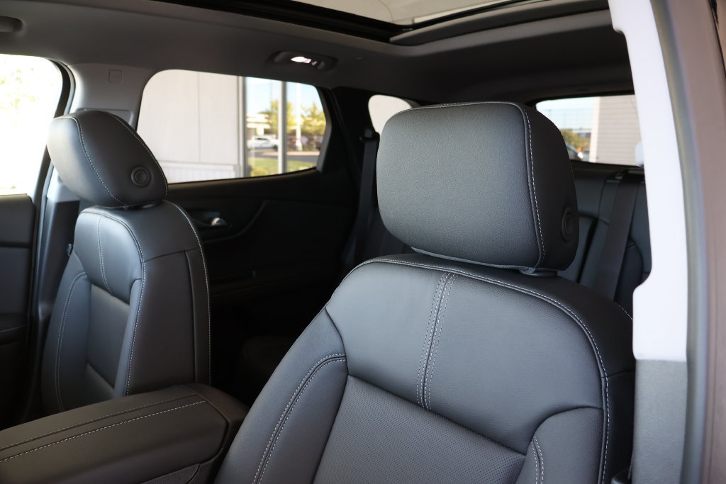 New 2026 Chevrolet Blazer LT w/ Sound & Technology Package AWD/4WD image 15
