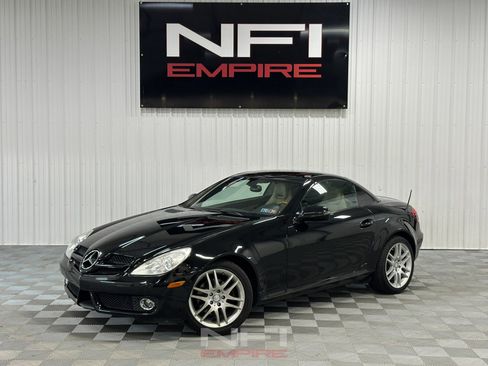 Used 2009 Mercedes-Benz SLK 300 image 2