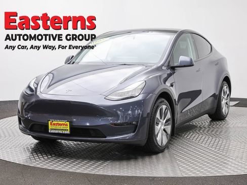 Used 2023 Tesla Model Y Long Range AWD/4WD image 1