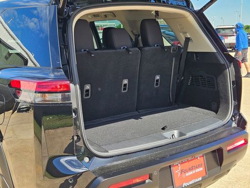 New 2026 Nissan Pathfinder SV image 29