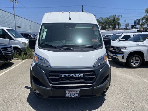 Used 2024 RAM ProMaster 2500 w/ Safety Group FWD image 3