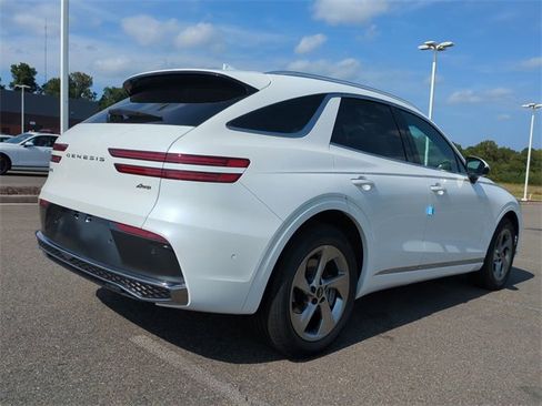 New 2026 Genesis GV70 2.5T Advanced image 4