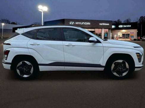 New 2025 Hyundai Kona SEL image 9