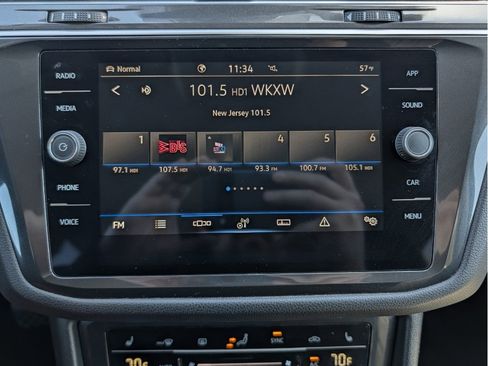 Used 2024 Volkswagen Tiguan SE image 22