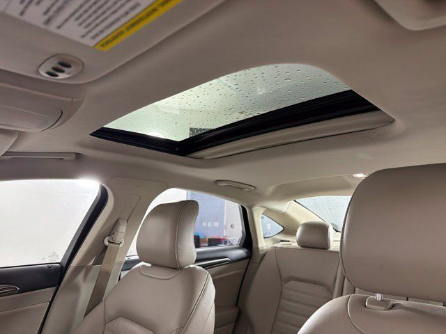 Used 2017 Ford Fusion SE w/ Fusion SE Technology Package FWD image 24