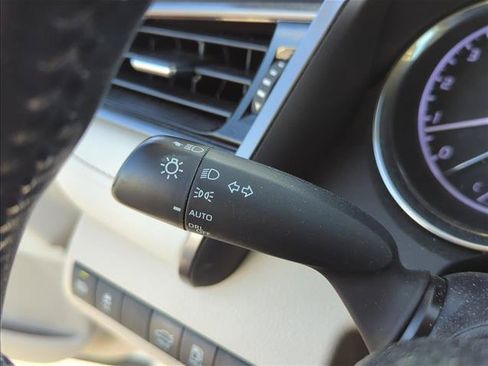 Certified 2019 Toyota Camry XLE FWD image 18