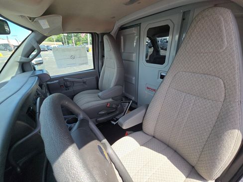 New 2025 Chevrolet Express 3500 w/ Power Convenience Package image 42