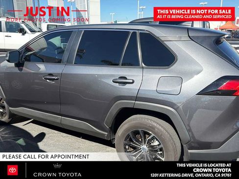 Used 2024 Toyota RAV4 LE FWD image 5