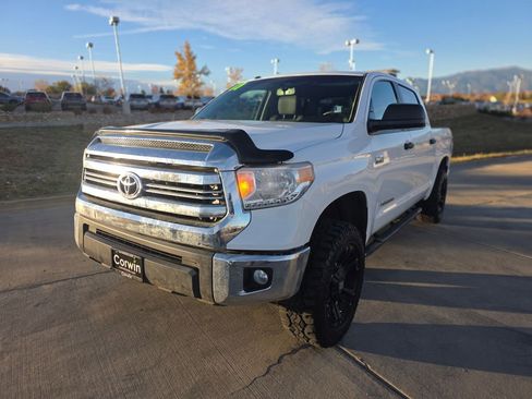 Used 2017 Toyota Tundra SR5 image 3